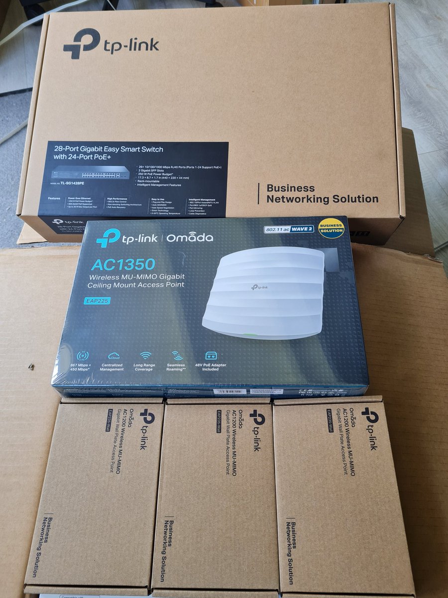 Some more of our favourite  @TPLINKUK Products just arrived and are ready for action 🙌  #Switch #Accesspoints #Omada #TPLINK #KableKings #NetworKings #HighSpeeds #WiFi #Poe kablekings.ie