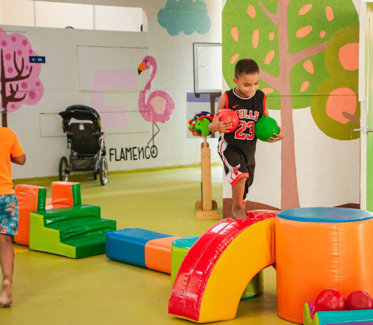 El CDI de Ciudad Equidad atiende a niños y niñas para que tengan un desarrollo óptimo y sus padres puedan trabajar tranquilos sabiendo que los cuidan bien. Esa fue la visión del Gob. <a href="/carlosecaicedo/">Carlos Caicedo</a> y es una realidad, por eso creemos firmemente en su inocencia. #EstamosConCaicedo