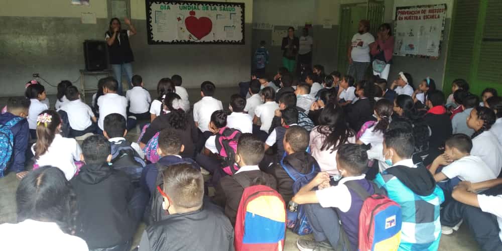 cmdnna_'s tweet photo. Taller de Hipersexualizacion en la sede de la U.E.N Juan Bautista Pacheco Cáceres, ubicado en el Municipio Libertador, inducido por la defensora defensora Dayiney Delgado, para niños, niñas, padres, representantes y personal administrativo de la unidad.
#BastaDeArroganciaImperial https://t.co/lyTcojBU8E