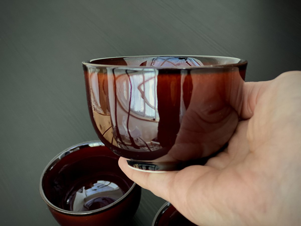 MatsukazeTea's tweet photo. A Dobin-style Mino-ware set in a rich chocolate brown (shitsuyu) glaze with removable vine wrapped handle. The thick clay of the tea cups makes them great for  hotter teas like houjicha, bancha and genmaicha! 
#yyc #onlineshop #teapot #dobin #japanesetea #teaset https://t.co/QTKOMomVMU