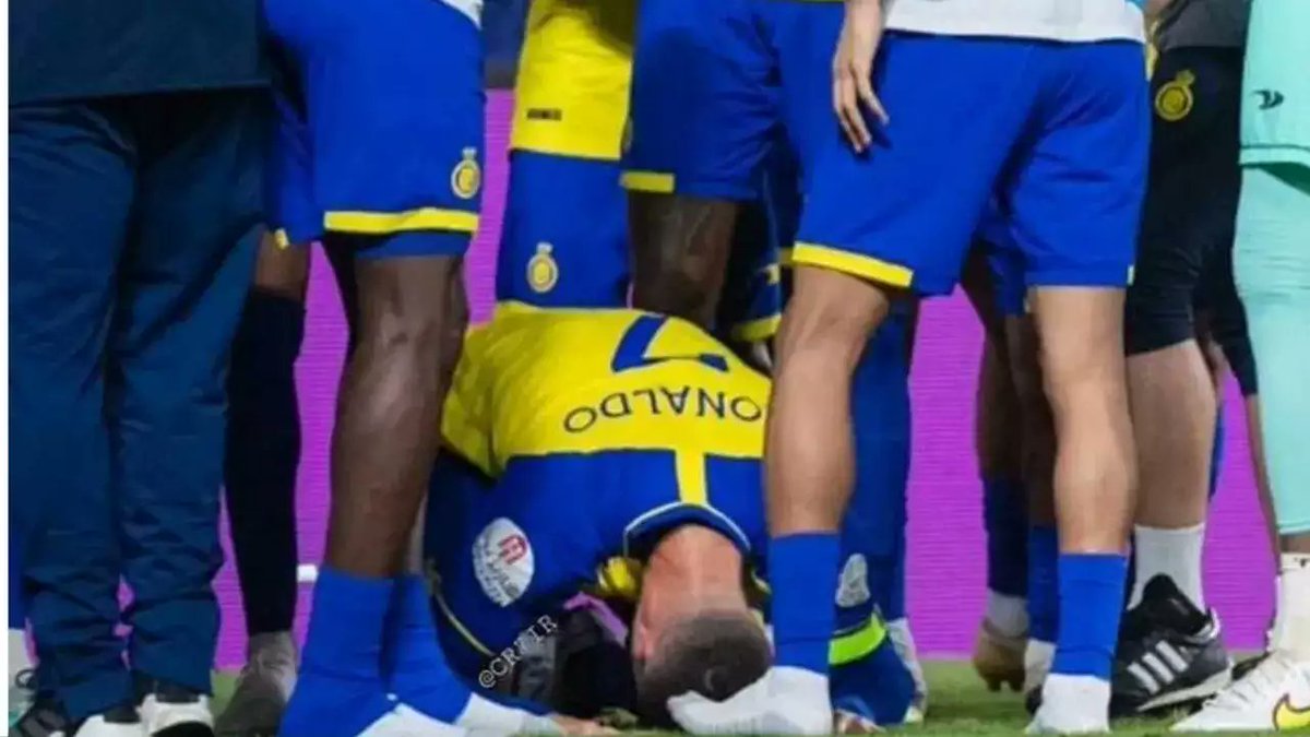 Khaled Beydoun On Twitter Cristiano Ronaldo Drops In Islamic Prayer khaled-beydoun-on-twitter-cristiano-ronaldo-drops-in-islamic-prayer