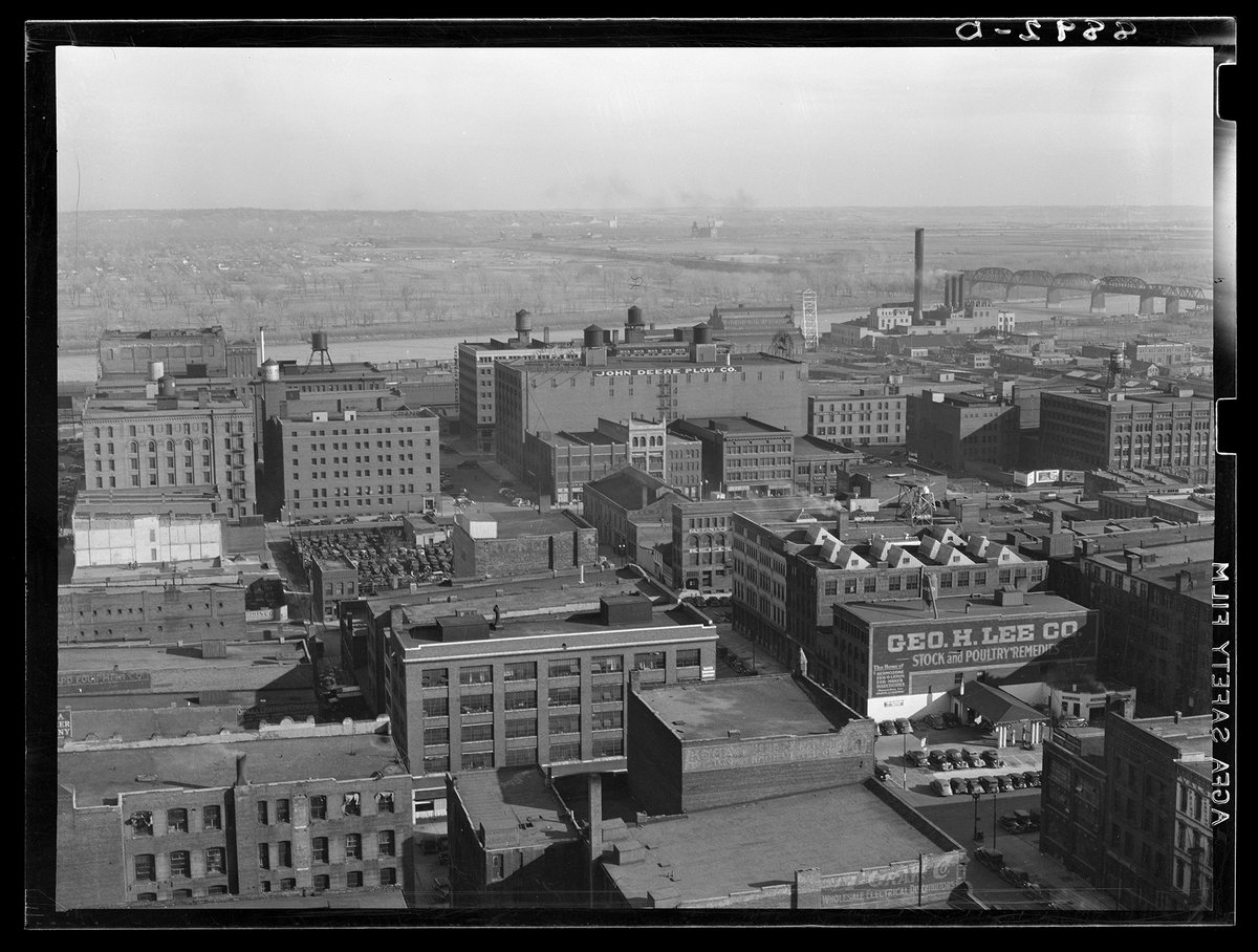 Explore Omaha's rich history with our new website! nps.gov/subjects/trave…

Please respect private property as you explore these historic places.

Image: Omaha's Wholesale District, 1938. John Vachon photographer, Library of Congress.

#HistoricPreservation #MidwestNPS