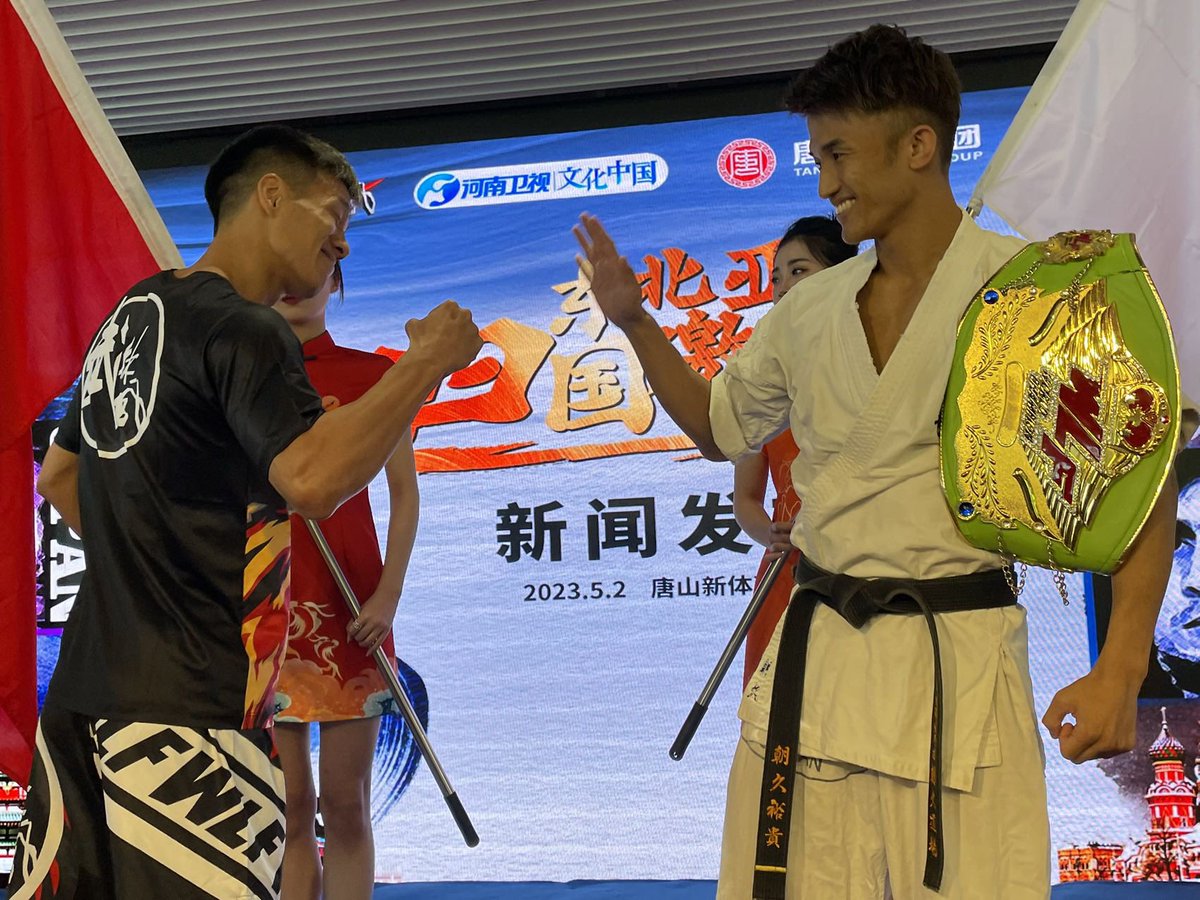 a_champion__'s tweet photo. 5月2日のWLF武林風
2度目の防衛成功記念として

サイン入りグローブを
抽選で1名様にプレゼントします🎁

応募方法はこのツイートを
リツイートするだけです😊

お部屋にも飾れるくらいのミニサイズとなっております🥊 https://t.co/38eaSOrwRK