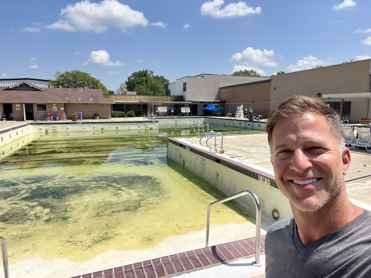 LucasFirminPool's tweet image. Our work isn't just residential. Here, we are installing a new pump motor for a YMCA pool, making sure it is swim-ready for all their members just in time for summer! #poolpump #commercialpool #YMCA #poolmaintenance #poolcompany