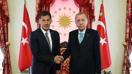 GuerreUkraineRu's tweet photo. Présidentielle turque : dernière ligne droite avant le deuxième tour entre Erdogan et Kiliçdaroglu

Les deux rivaux pour la présidence turque ont désormais sept jours pour convaincre les électeurs qui leur ont fait défaut le 14 mai, avec un avantage au pr… https://t.co/48rcAS9mq6