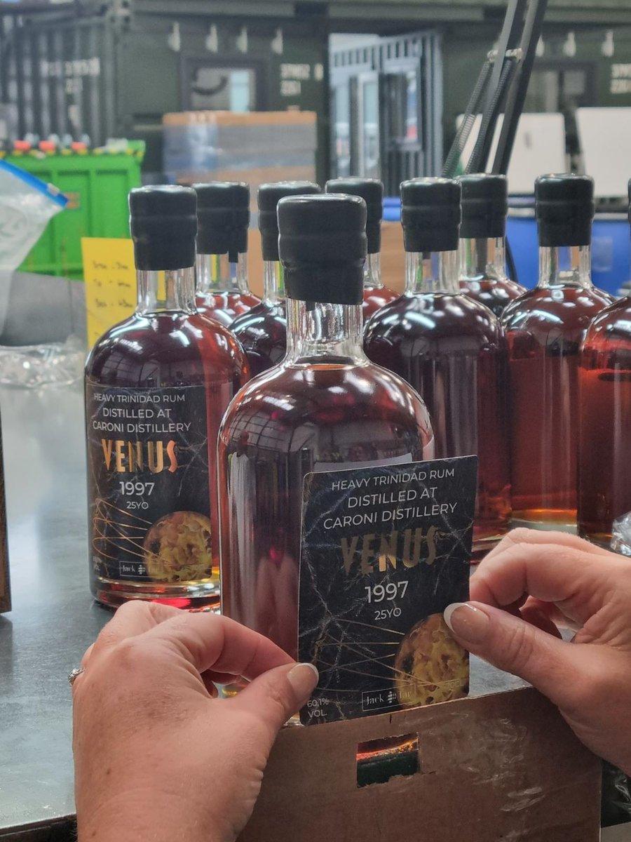 Venus bottled! 25-year-old Caroni Rum! 🏆🌟
Calling rum aficionados! Indulge in this limited edition! 🌴✨ 🍹 Velvety smoothness, captivating aroma! 🔥  Toffee, dark chocolate, exotic spices! 🍫❤️ 🏷️🌟🔥 #CaroniRum #AgedToPerfection #RumEnthusiast #jacktar #rumlover #youngspirits