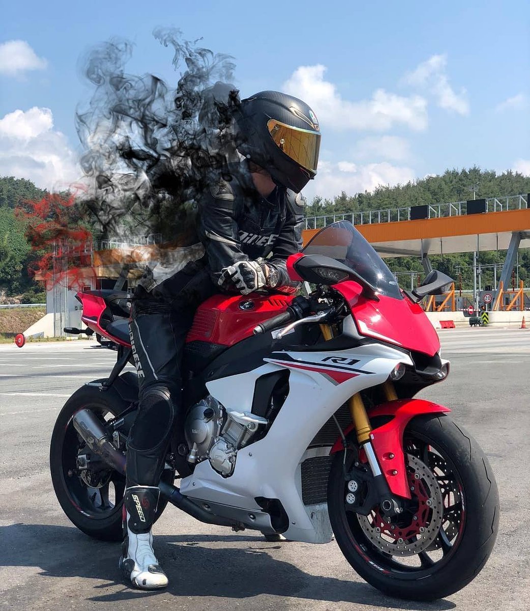 MoreMotorcycles's tweet image. #Yamha R1