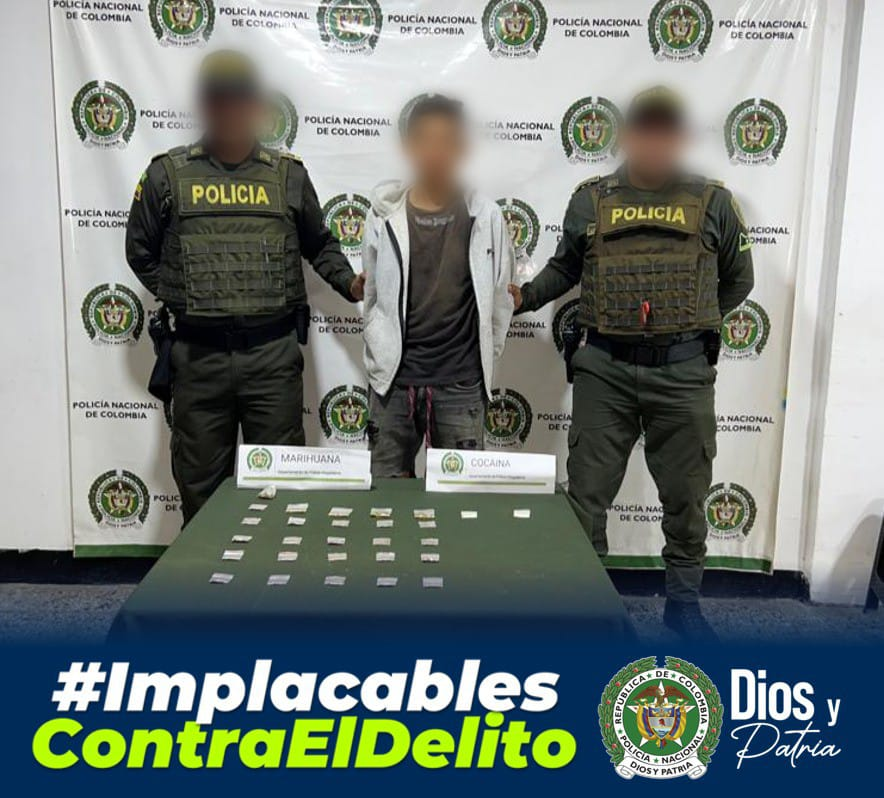 PoliciaDEMAG's tweet photo. 🔴Captura en flagrancia 📍#ElDifícil
#TodosContraElNárcotrafico | Portando marihuana y cocaína fue capturado joven de 19 años por #MiPolicíaDelCuadrante. https://t.co/pjNzCwnxOP