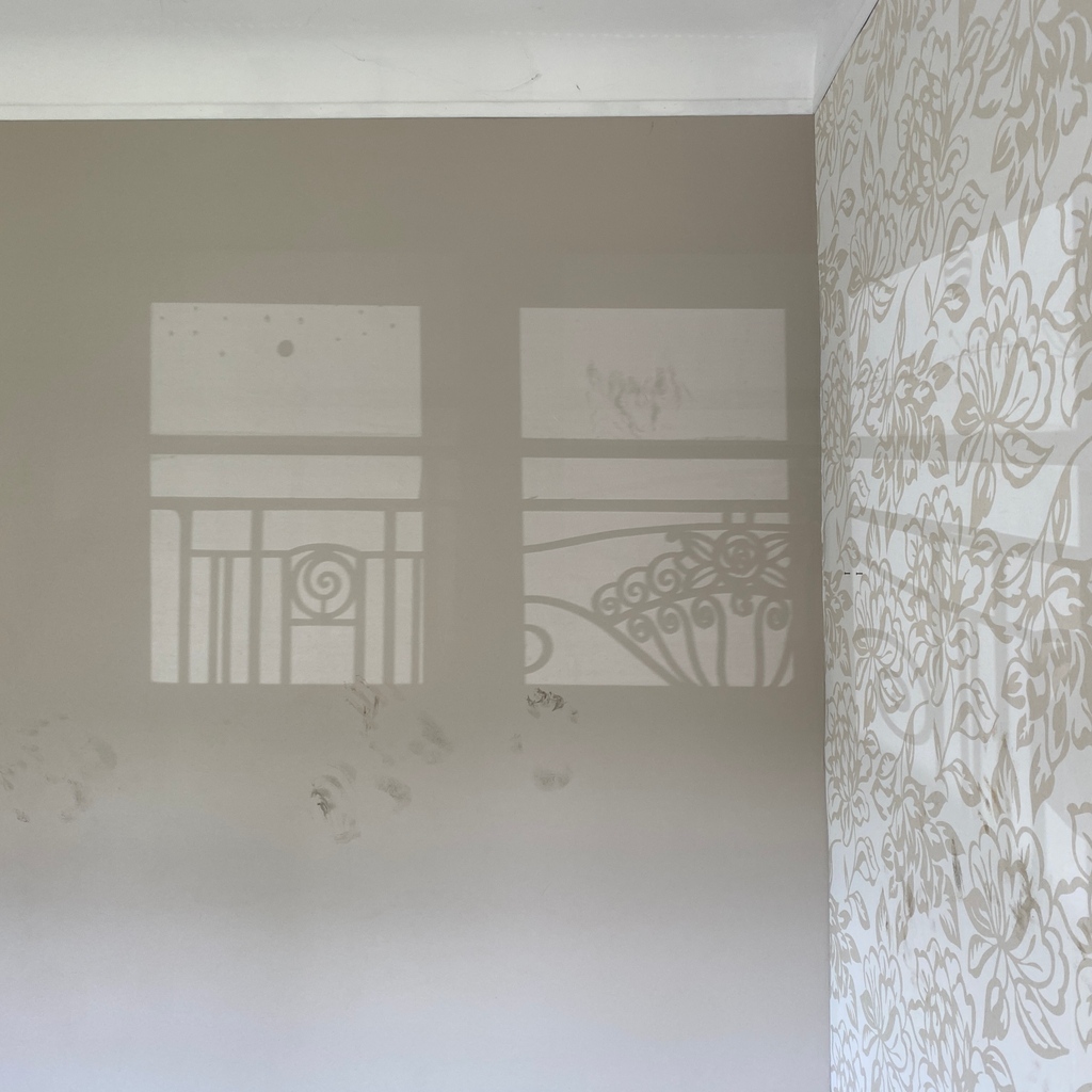 pm4Architecture's tweet photo. Chantier Surélévation et Restructuration d'une maison à Conflans Ste Honorine⁠
Détail papier peint et garde corps avant démolition⁠
#surelevation #extension #restructuration #renovation #maison #house #travaux #chantier⁠#ConflansSainteHonorine⁠
#pm4architecture⁠ https://t.co/EYK4bXVYDS