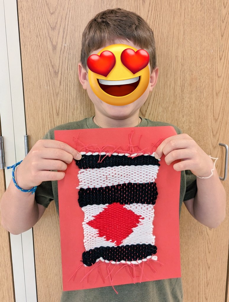 MrsVoigtArt's tweet photo. Another beautiful weaving finished by a 3rd grade artist today...his own design! #FiberArts #TAB #TeachingForArtisticBehaviors #ArtsEd #engageD64 #FieldCARES @D64News https://t.co/WSCNp1JYBT