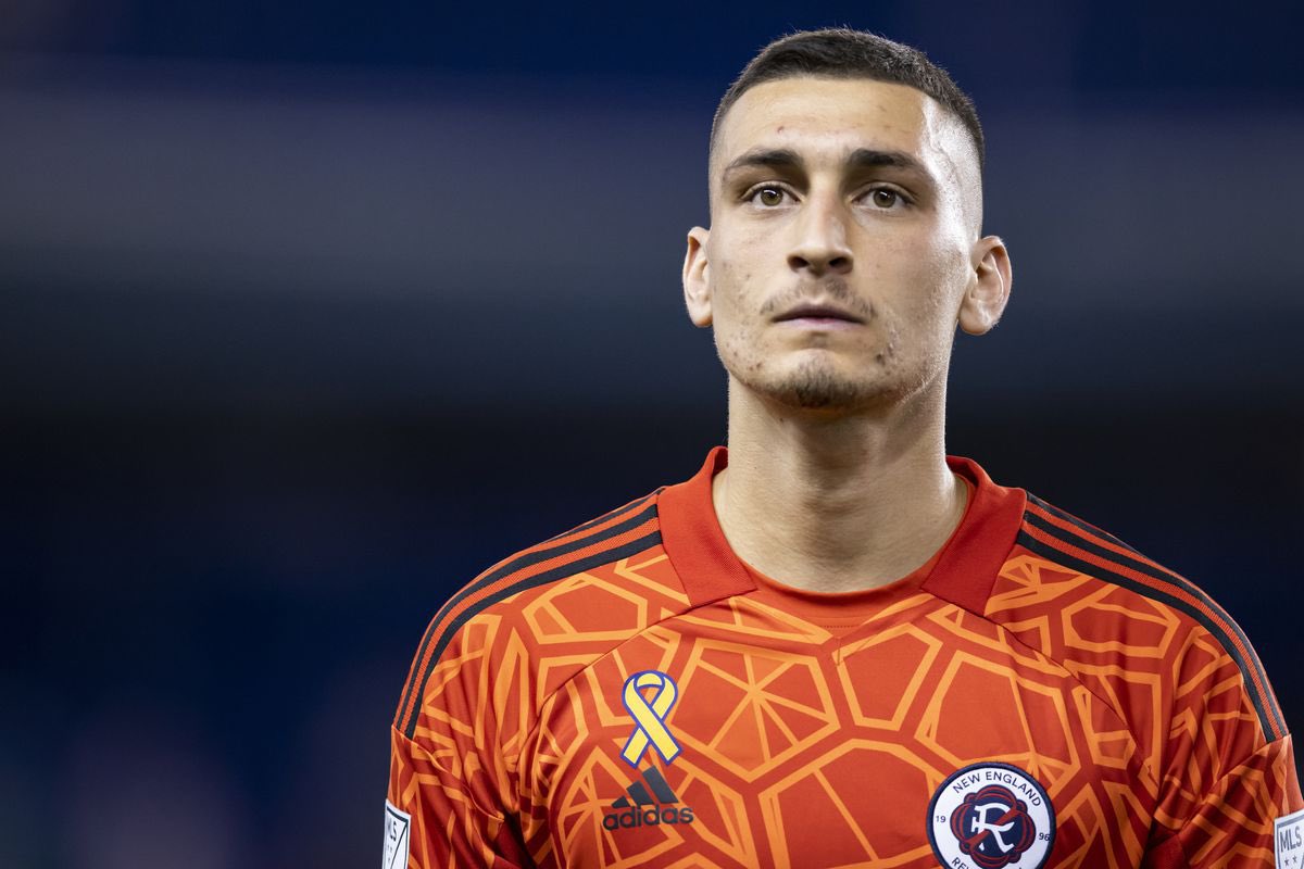 🚨Djordje Petrovic est suivi par #Benfica.
Le gardien de 23 ans, joue dans la #NewEnglandRevolution et est deja international pour l'équipe principale de son pays, la Serbie.

#Liverpool et #ManchesterUnited surveillent également le gardien.

🗞️(@Nogomania)

#EPluribusUnum