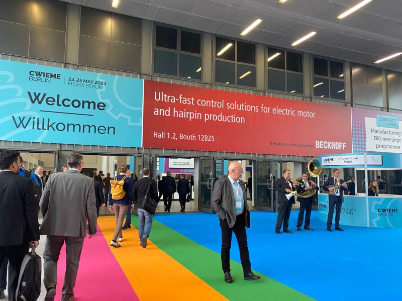 IntegratedSoft's tweet image. 5/24 - busy day @CWIEME 

Good to see our friends visiting us and here we have Tomi from Excillum. 

#CWIEME
#simulationsoftware
#CAEsoftware