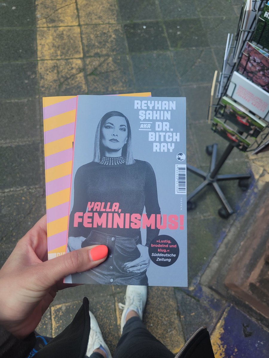 jowitarogowska (@jowitarogowska) on Twitter photo Langes Wochenende kann kommen, ich bin bereit. ✌️😊
Kennt ihr das: Man schenkt einer Freundin ein Buch und dann will man es auch, also man bestellt gleich ein zweites Exemplar im Buchladen des Vertrauens? 💜😃
<a href="/LadyBitchRay1/">Dr.in Reyhan Şahin</a> Langes Wochenende kann kommen, ich bin bereit. ✌️😊
Kennt ihr das: Man schenkt einer Freundin ein Buch und dann will man es auch, also man bestellt gleich ein zweites Exemplar im Buchladen des Vertrauens? 💜😃
<a href="/LadyBitchRay1/">Dr.in Reyhan Şahin</a>