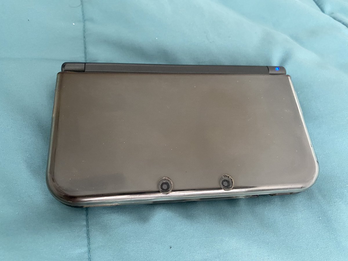 FearlessHepcat's tweet photo. It’s 2023, 12 years after I got my original 3DS and it’s still getting updates from Nintendo. 😮 #Nintendo3DS #SystemUpdate #Spotpass https://t.co/XL0xyHTBuz