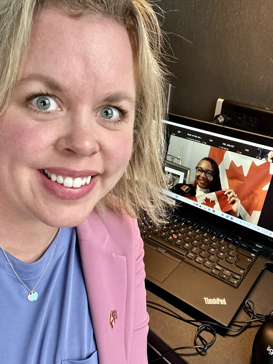 Lonnum's tweet image. What better way to celebrate #CitizenshipWeek than to become a Canadian citizen?! Congratulations to everyone else who is joining the Canadian family this week 🥳🇨🇦