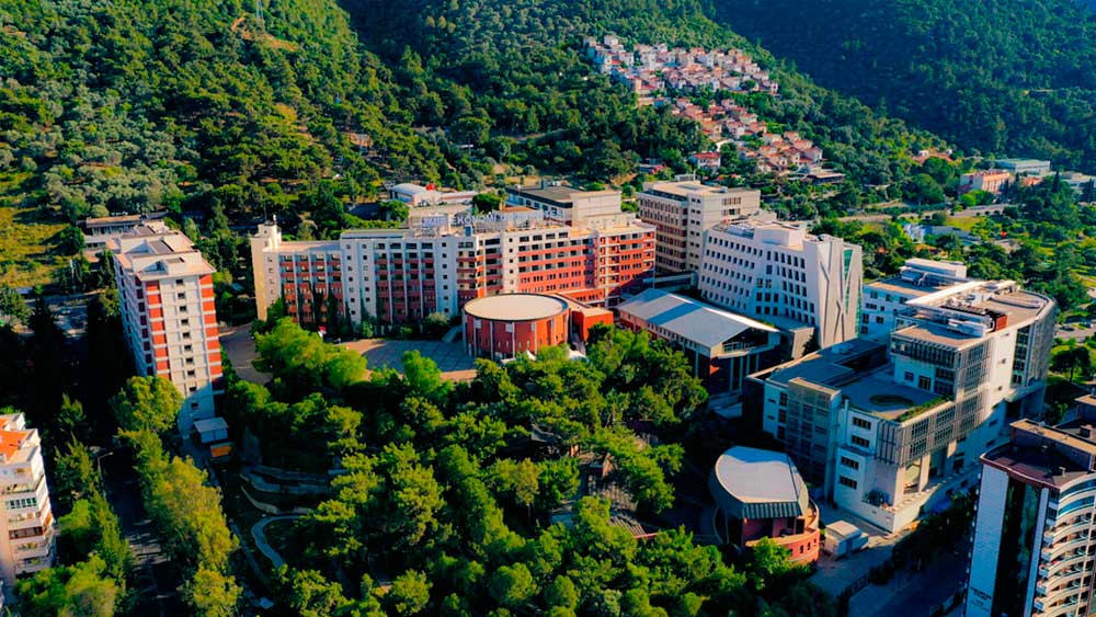 izmirhaberajans's tweet photo. Ekonomi Üniversitesi Öğrencileri Online Sınav İstiyor https://t.co/MXNOpm8kxZ 
#umitozdag #izmir #eğitim https://t.co/8DlOG8tWOp