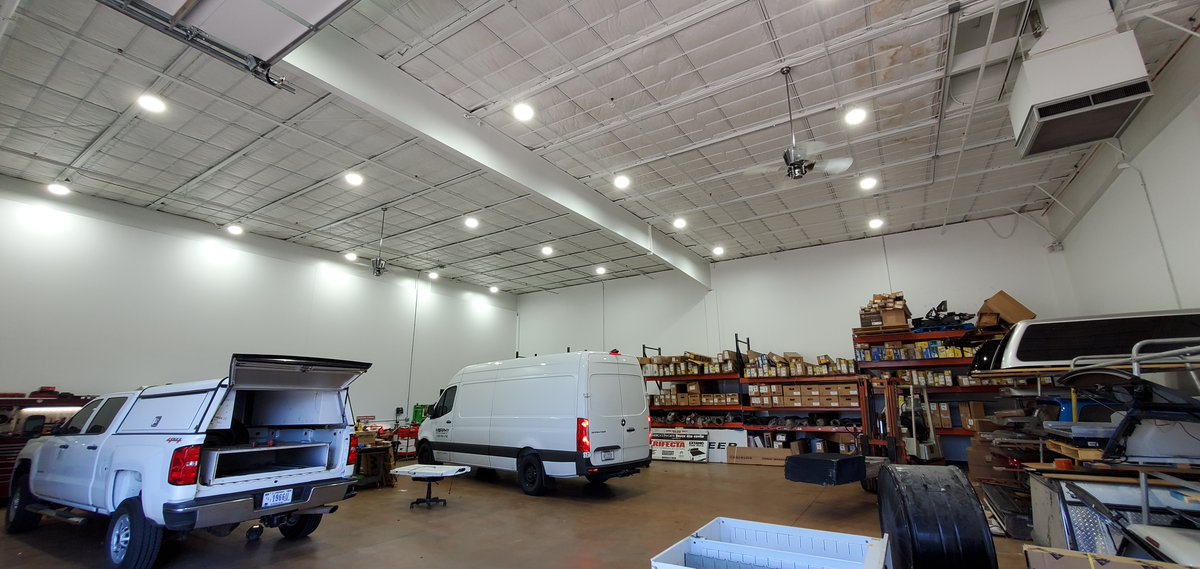 LED_LightSupply's tweet photo. This motorcycle shop uses our 120 Watt Round-UFO Light Fixture. Each light has 18,000 lumens, has a 4000k color temp, and runs from 100-277 volts.
#shop #shoplighting #motorcycleshop #commerciallighting #industriallighting #ledlighting #electric #sparky #electrician https://t.co/JTqRZcrN8E