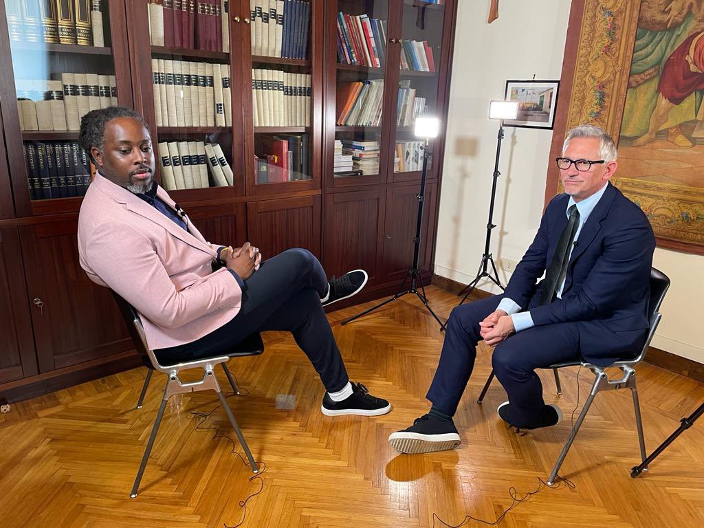 Tonight I’m live in Rome, where I sit down with Gary Lineker after he received an award from @amnestylondon for his humanitarian work. We also discuss his suspension from the BBC, treating people like humans and his support of climate protesters. @Channel4News, 7pm