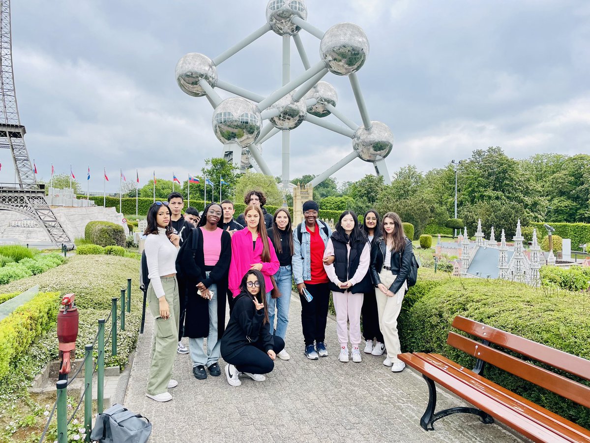 des_monnet's tweet photo. L’#Europe et toujours l’Europe et ses institutions à Bruxelles visitées par nos élèves de 2de #VoiePro GATL #SectionEuro. L’esprit Européen s’installe avec #JeanMonnet à #MontRouge. https://t.co/ocQVtj0EdQ