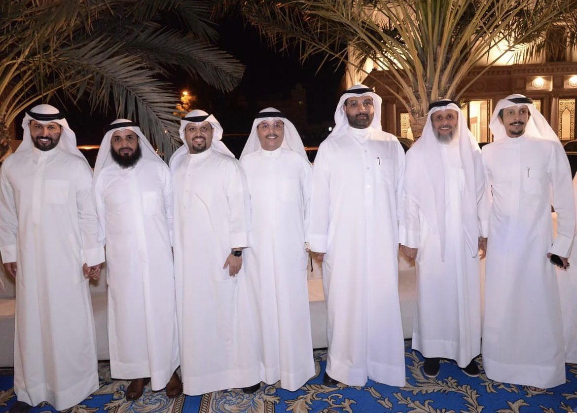 #افراح_الرشايده 
#د_محمد_منصور_صنت_الرشيدي
#محمد_منصور_الرشيدي 
#غبقة_احمد_بن_لزام
#احمد_بن_لزام 
صوره تذكاريه لحضور الدكتور محمد منصور صنت البراك لغبقة الاخ احمد بن لزام