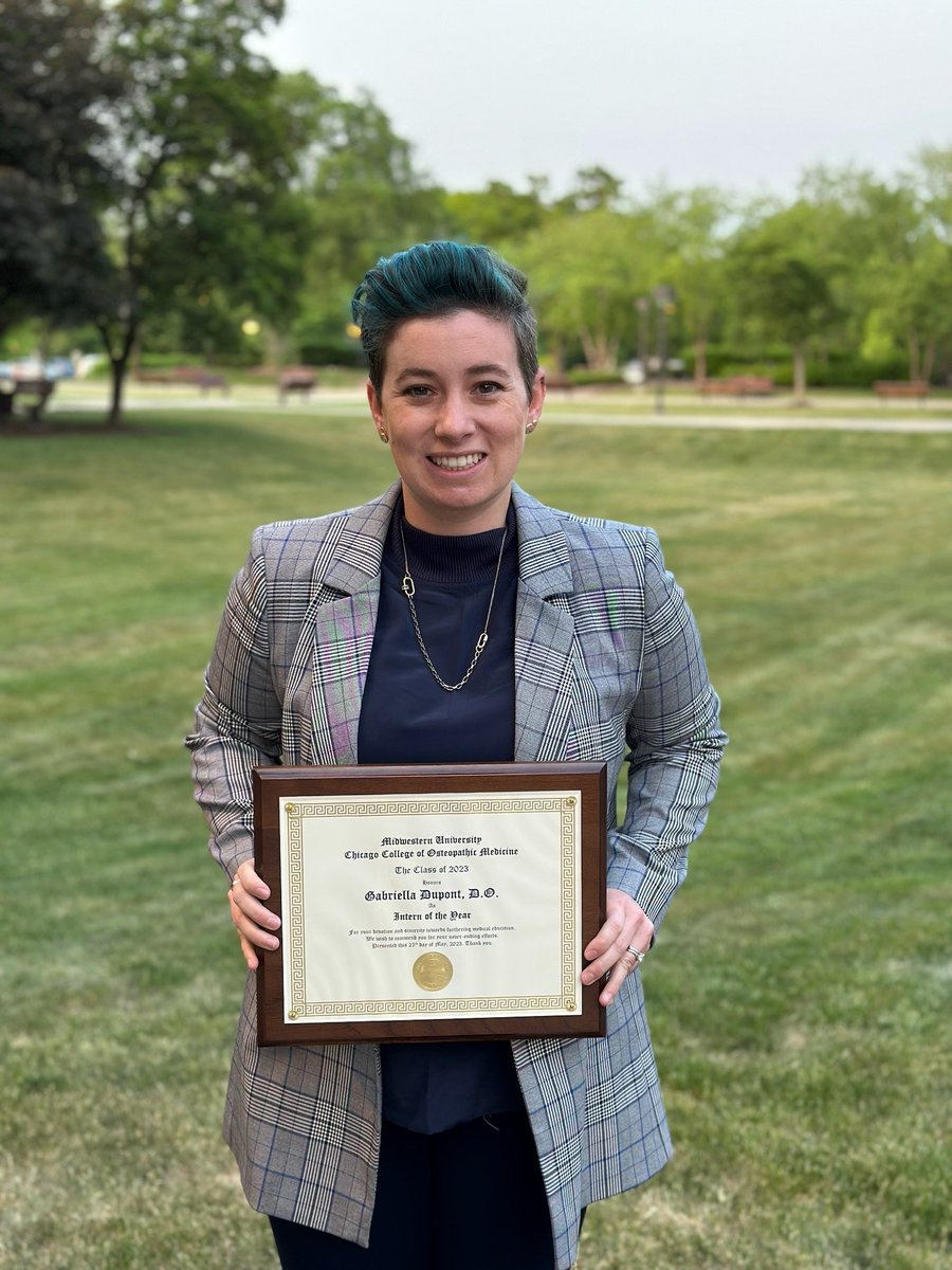 Special shout out to our very own Dr Dupont who was named intern of the year by <a href="/CCOMDeansOffice/">CCOM_MWU</a>  and <a href="/ccom_sga/">CCOM SGA</a> in all of Chicagoland . #emergencymedicine