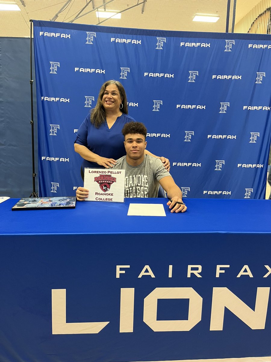 Up next we welcome Virginia state champ Lorenzo Pellot! 

Lorenzo Pellot 
Fairfax HS
Fairfax, Va 

State champ 
Region Champ
District Champ