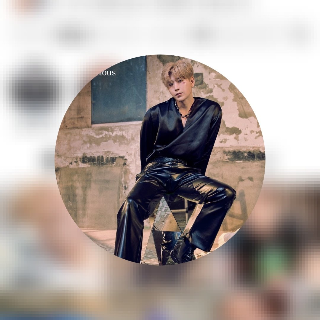 #StVan changed his profil pic on instagram
