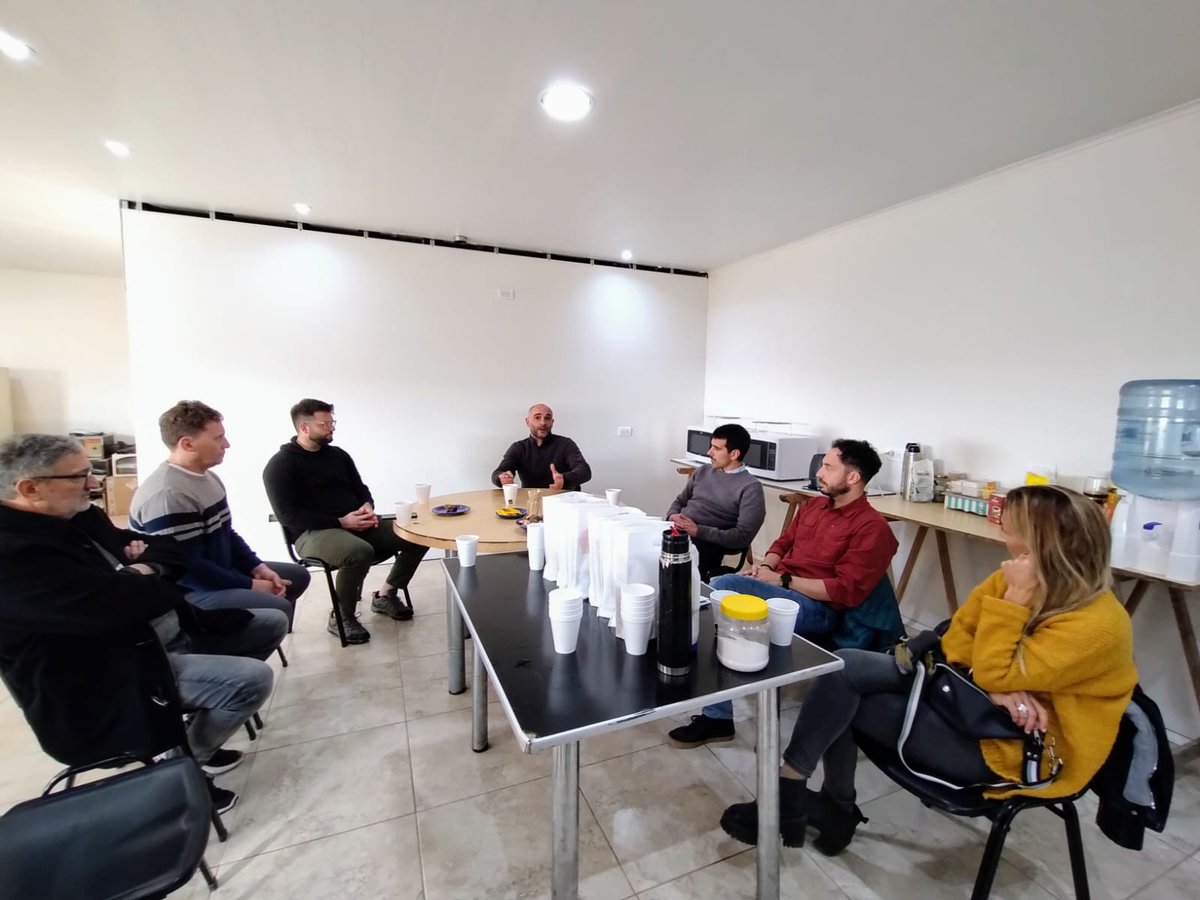 APESOAsoc's tweet photo. Conversamos sobre los procesos de innovación y ampliación que la @BAProvincia viene acompañando con financiamiento, así como los avances en la adecuación de los caminos de ingreso a sus instalaciones https://t.co/JDV8XNQ2qG