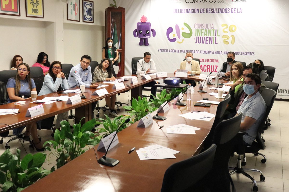 INE_Veracruz's tweet photo. 👧🏼👦🏽 Presentación y entrega de la Agenda de atención a niñas, niños y adolescentes, derivada de los resultados de la Consulta Infantil y Juvenil 2021. 📲 https://t.co/PoRmbQWqtp