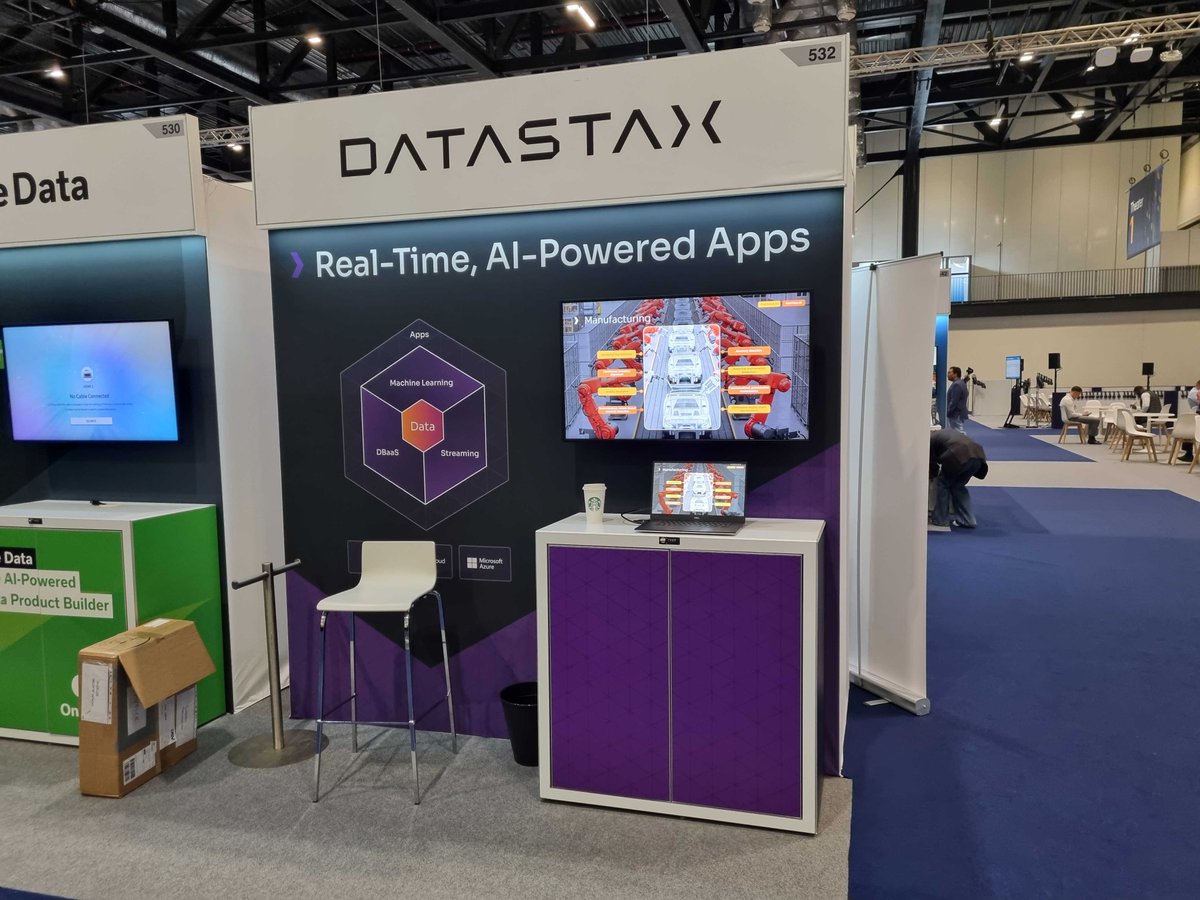 DataStax tweet picture