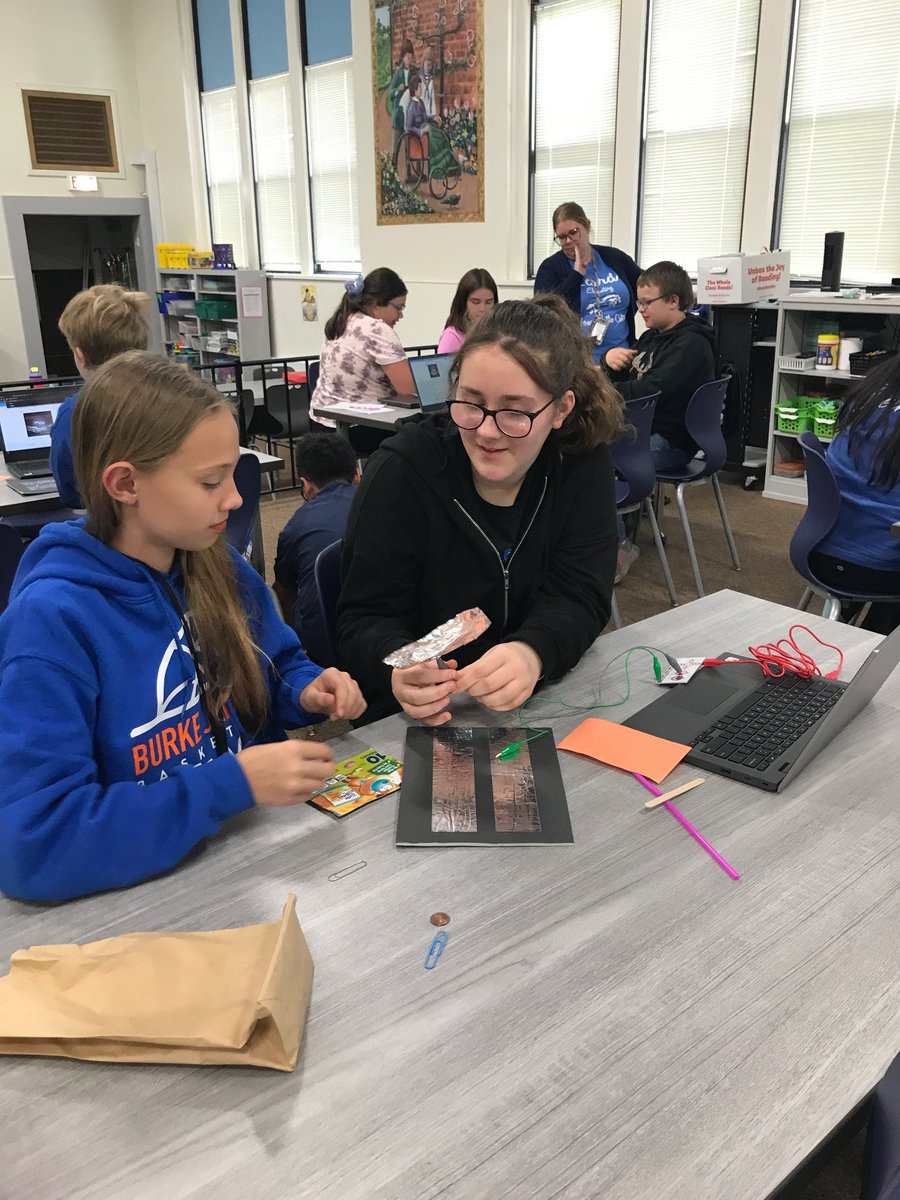h_j_russ's tweet photo. @ies_colts 5th graders explore conductivity with MakeyMakey. They loved it! https://t.co/N5XKo5E14s