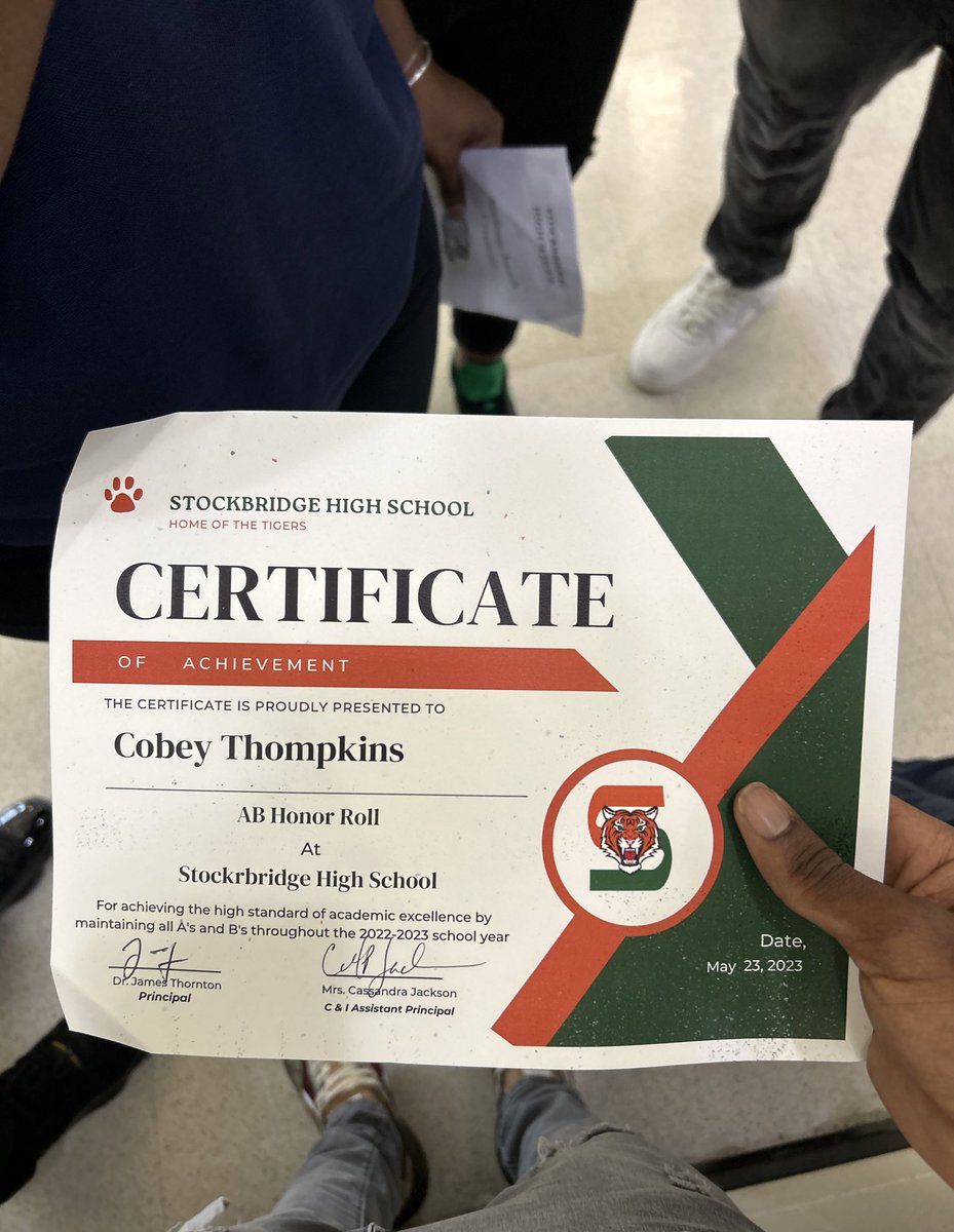 CobeyThompkins9's tweet photo. Blessed to receive AB Honor Roll‼️… proudly Finished this year off strong💪🏾 @StockbridgeFoo2 @NxtLvLScouts https://t.co/d7rbEyCz5o