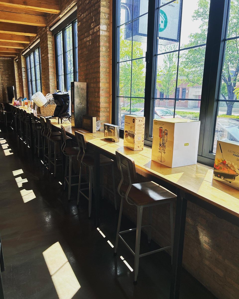 HBrewlab's tweet image. We have a raffle with amazing prizes, thanks to generous donations by #bethanieandtrevor All proceeds go to @CampOneStep. Raffle draw will be between 8:30 - 9.