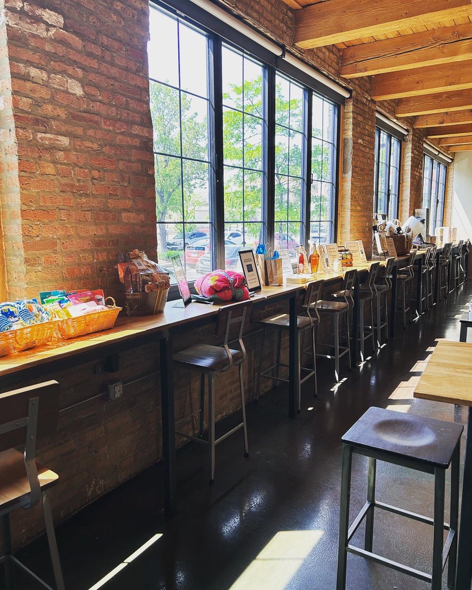 HBrewlab's tweet image. We have a raffle with amazing prizes, thanks to generous donations by #bethanieandtrevor All proceeds go to @CampOneStep. Raffle draw will be between 8:30 - 9.