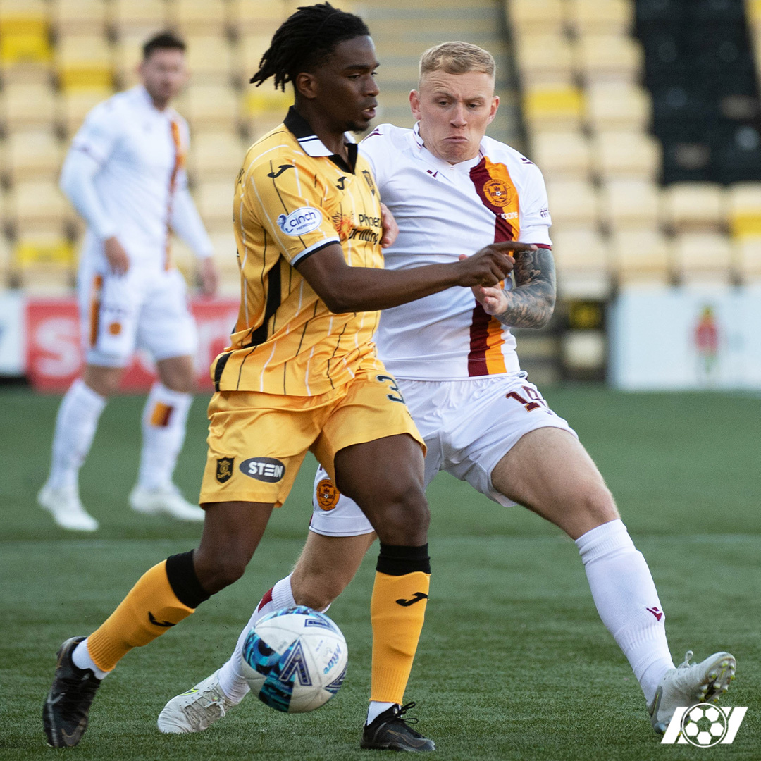 MotherwellFC's tweet photo. An hour on the clock.
• Still a game of few chances
• Van Veen gets a shot off but is flagged offside
• Goss booked for a foul on Nouble
60’ // 0-1 // #LFCvMFC https://t.co/qXZZ9Gd523