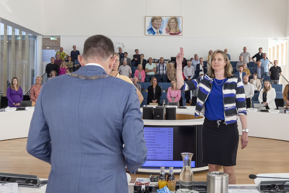 Vanavond ben ik beëdigd als steunraadslid bij de fractie van #CDAWestland bij de Gemeente Westland. Ik zet mij graag in voor Westland, voor elkaar.