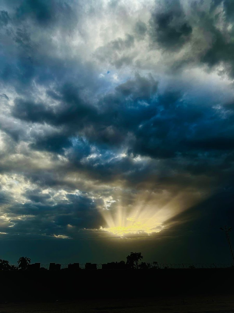 amnakhalid07's tweet photo. I captured this 🫰🏻❤️🥺 
Show ur photography skills🙈 https://t.co/ZofbO2NXTL