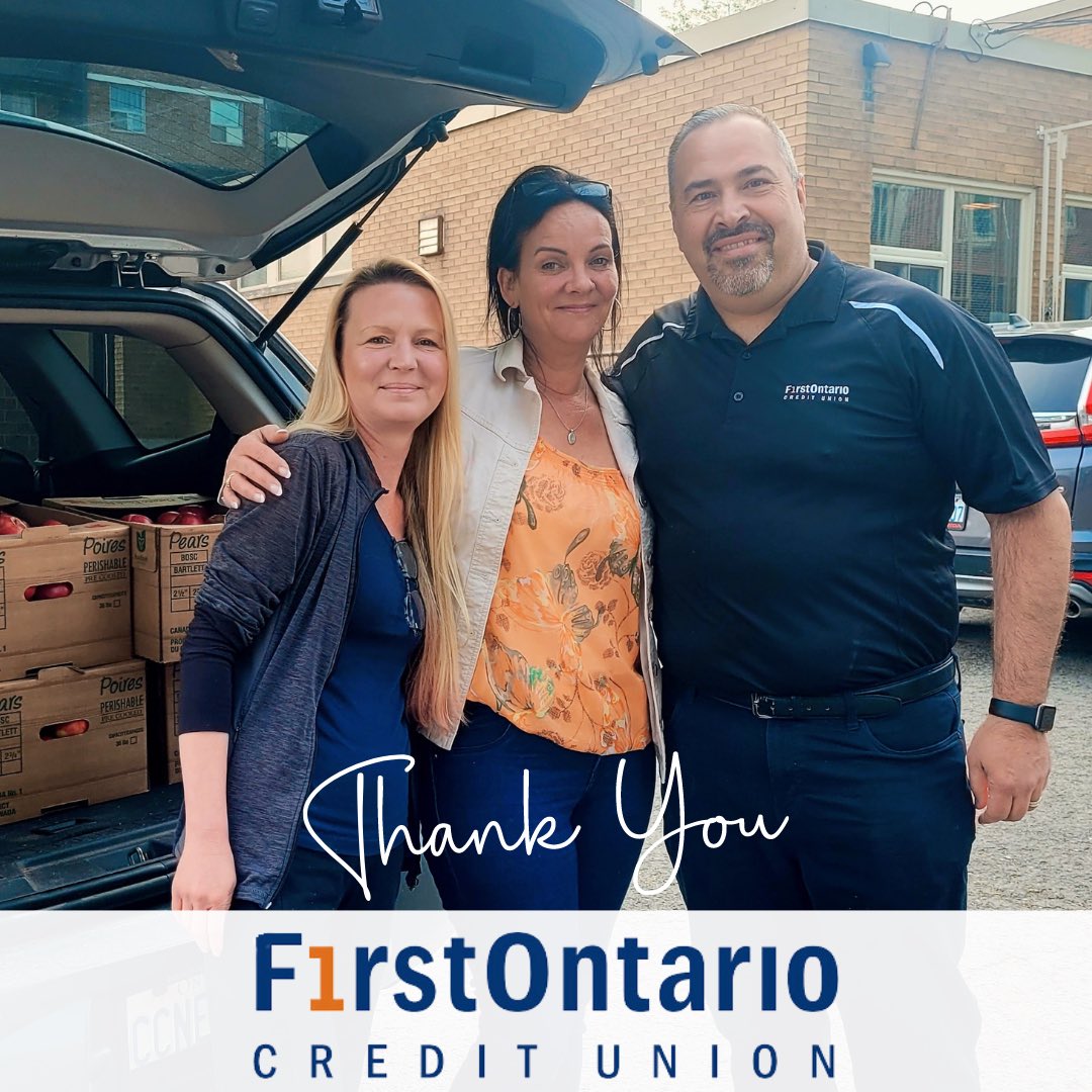 NNPNiagara's tweet photo. Thanks to @FirstOntarioCU for their incredible support, providing $50K to ensure fresh, local apples for students across the region each month. Through their #BlueWave volunteer program, dedicated staff joyfully delivered cases to schools.
Grateful for the partnership! ππ https://t.co/SBcviIgxKJ
