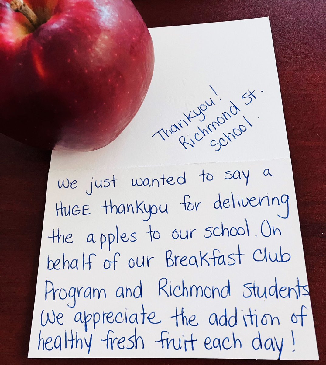 NNPNiagara's tweet photo. Thanks to @FirstOntarioCU for their incredible support, providing $50K to ensure fresh, local apples for students across the region each month. Through their #BlueWave volunteer program, dedicated staff joyfully delivered cases to schools.
Grateful for the partnership! ππ https://t.co/SBcviIgxKJ