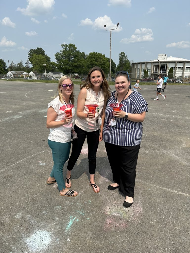 HG_Stallions's tweet photo. With some sugary smiles our final PBIS Reward is complete! Staff and students enjoyed some Kona Ice. Over 350 students opted in by using 20 StarBucks and having two or less office referrals over the past month. Ask your student if they opted in today! #westshoreproud https://t.co/EqBzViUCkq