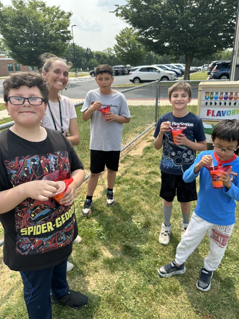 HG_Stallions's tweet photo. With some sugary smiles our final PBIS Reward is complete! Staff and students enjoyed some Kona Ice. Over 350 students opted in by using 20 StarBucks and having two or less office referrals over the past month. Ask your student if they opted in today! #westshoreproud https://t.co/EqBzViUCkq