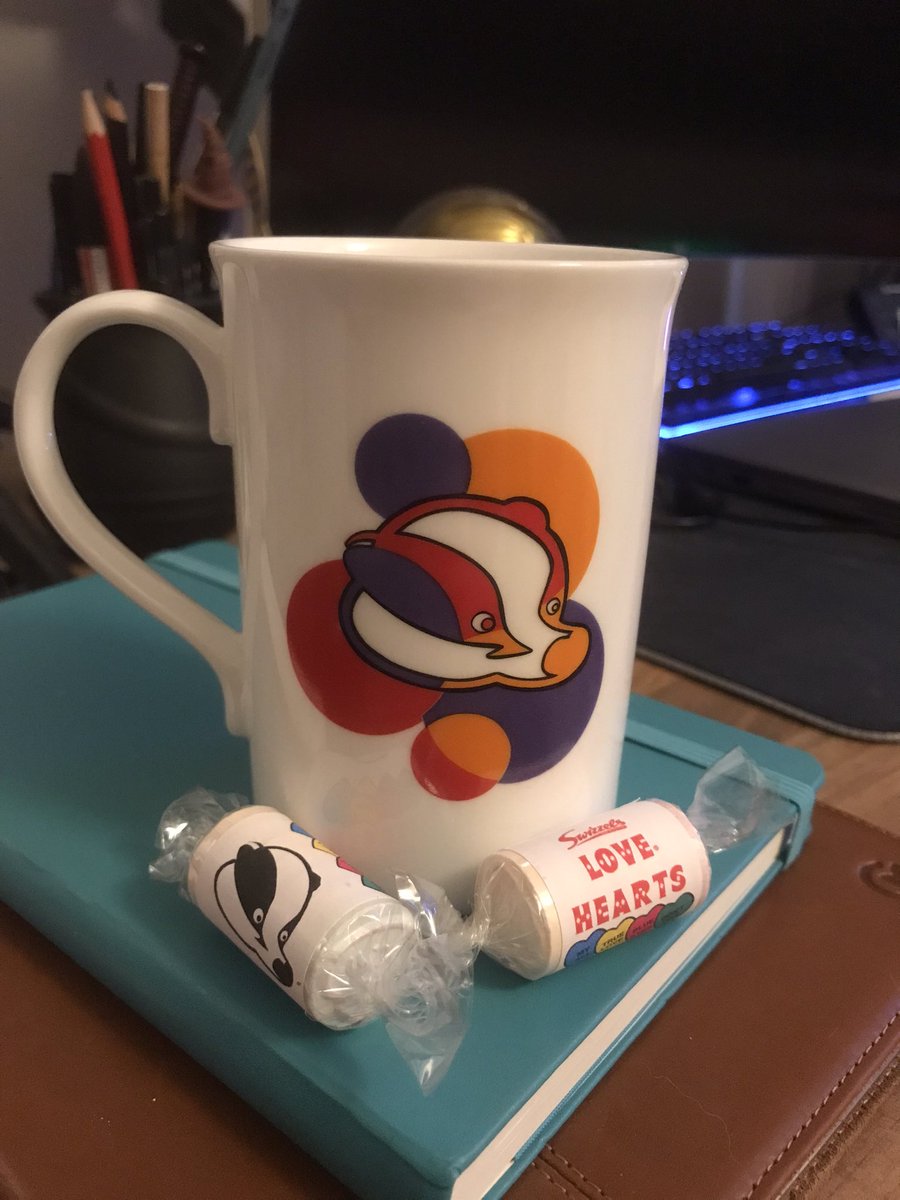 HJFMidwife's tweet photo. Really good day at the @BadgerNetUK Local Day. Mugs are ALWAYS a good gift. Thanks team Badger! #BNetSouth23 #WeAllWantRobots @charburls https://t.co/rygEFIgsfz