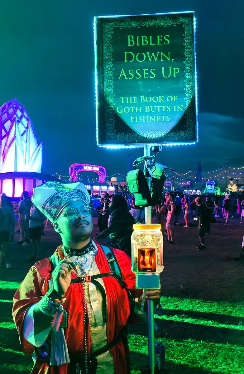 the_dread_rager's tweet photo. The best one I saw. #AllPraise #EDCLV #EDC2023 #EDCLV2023 #EDCTotems https://t.co/zCXSVEllJq