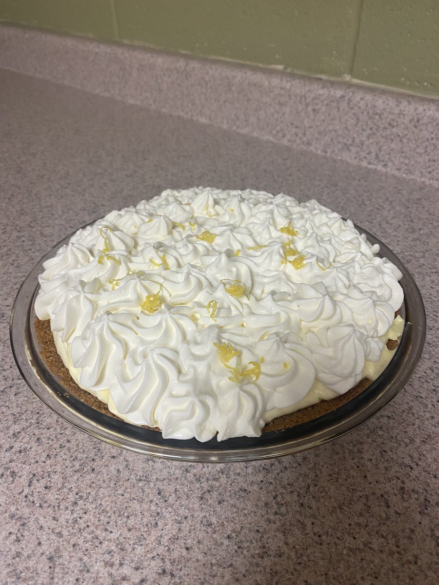 LoriSuss's tweet photo. Pastry baking in Advanced Foods today #menomfcs #sayyestofcs #mhsmustang1 https://t.co/iUZc45zRKG