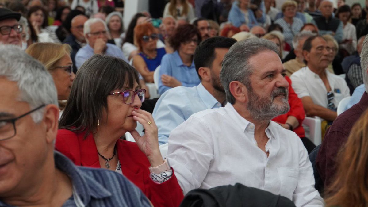 sergi_rodr's tweet photo. Projectes com el de @sumar de @Yolanda_Diaz_  em calfen l'ànima i em donen forces per a lluitar per l'Alcoi que volem, per l'Alcoi que mereixem, per l'Alcoi de totes ✊🏾

#HemDeGuanyar https://t.co/wUAo72nlre