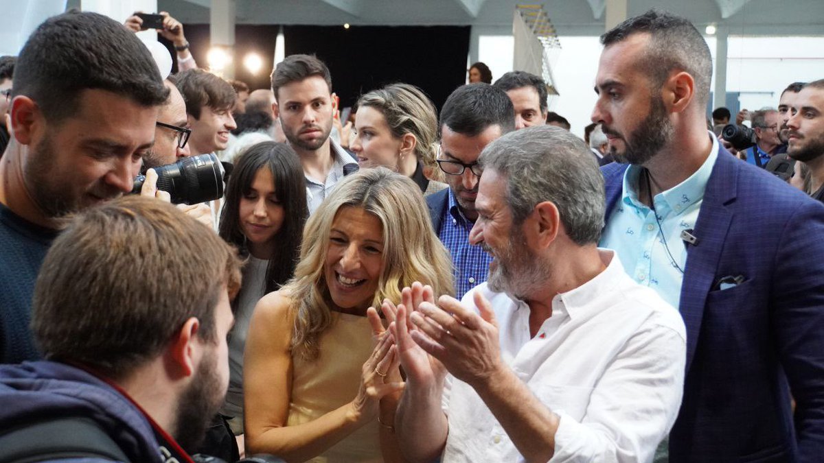sergi_rodr's tweet photo. Projectes com el de @sumar de @Yolanda_Diaz_  em calfen l'ànima i em donen forces per a lluitar per l'Alcoi que volem, per l'Alcoi que mereixem, per l'Alcoi de totes ✊🏾

#HemDeGuanyar https://t.co/wUAo72nlre