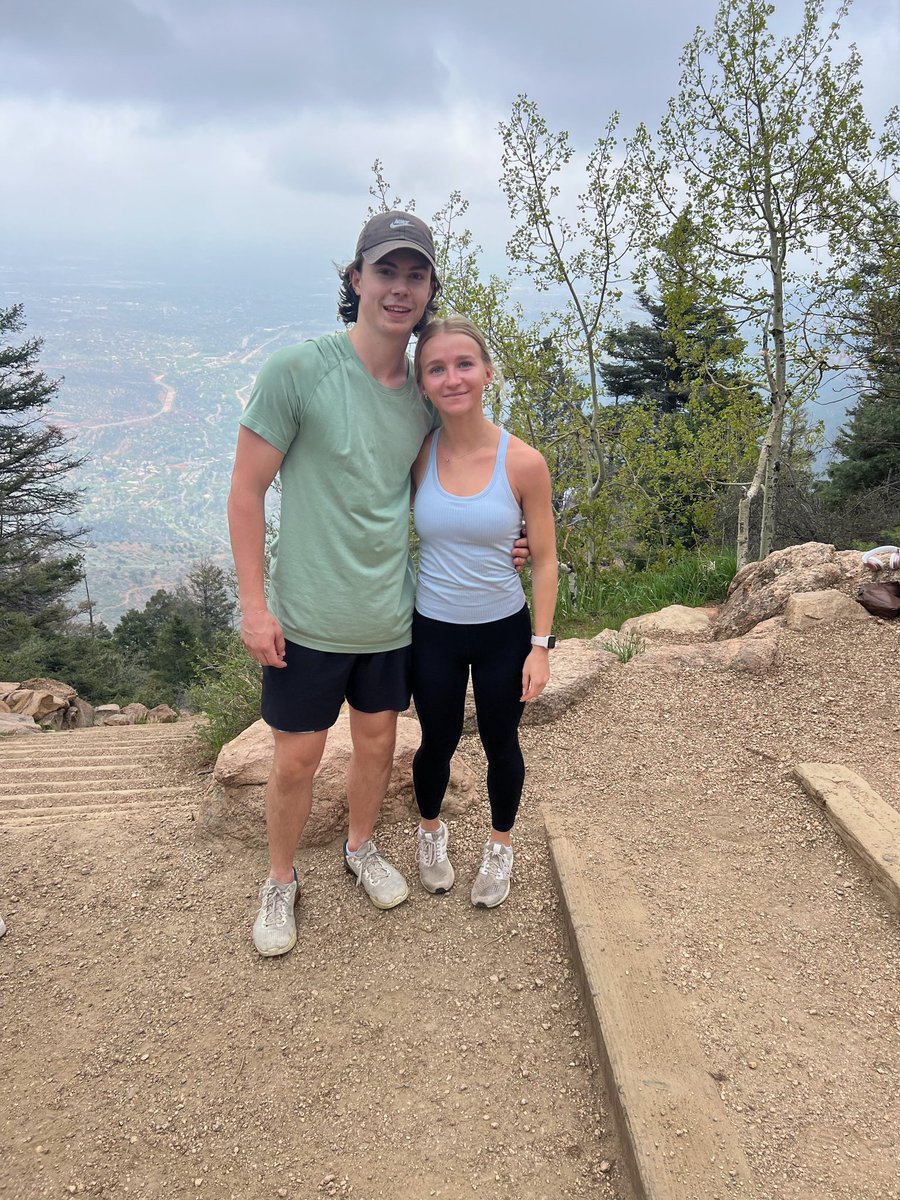 JEM438288's tweet photo. Some people do marathons at 50/60 and others do the @manitouincline!   #2744steps #under1hour #bucketlist #colaradosprings 💪 😅 https://t.co/Hw9ltk4xka