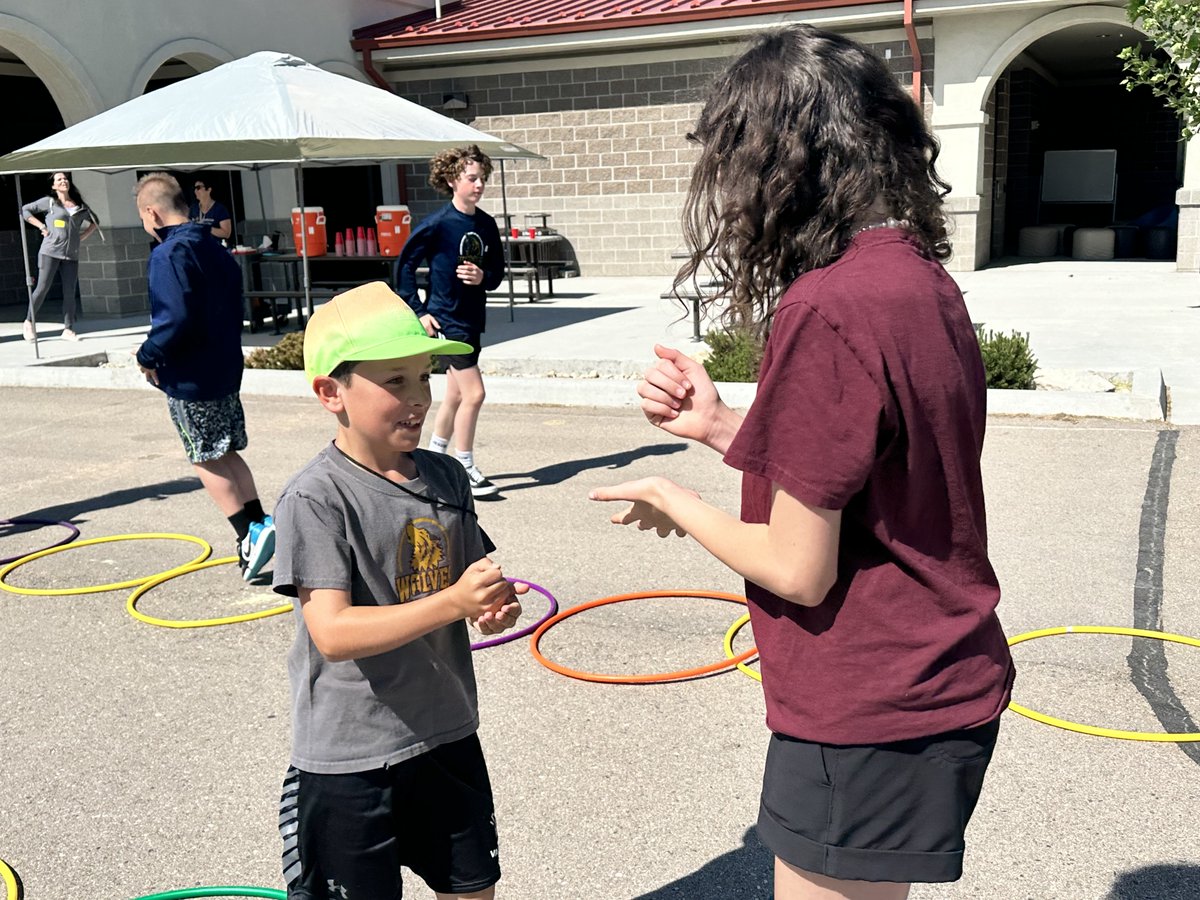 stignatiusid's tweet photo. So much Field Day fun!!! Thank you Mrs King and all our specialists for this fun day!! https://t.co/RoXHP1sjkG