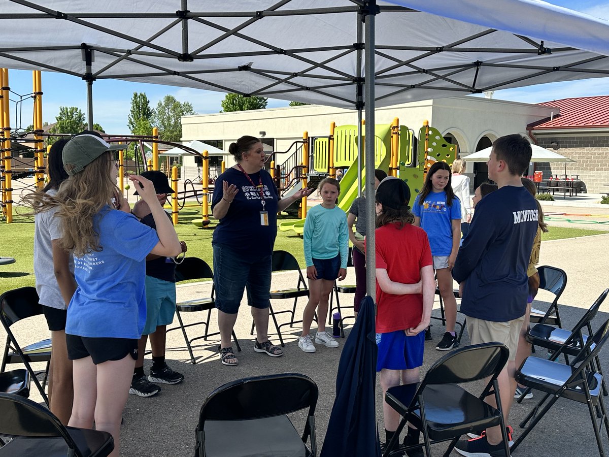 stignatiusid's tweet photo. So much Field Day fun!!! Thank you Mrs King and all our specialists for this fun day!! https://t.co/RoXHP1sjkG