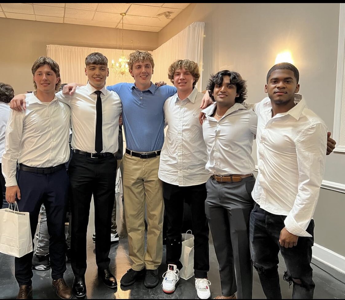 To our seniors! THANK YOU! You’re forever apart of the brotherhood . great memories in a howell uniform now it’s time to make your next phase even better than your last one. 🟡🔵🏀#howellbasketball #vikingstrong #brotherhood